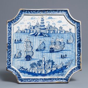 Een blauwwitte Delftse plaquette met maritiem decor, 18e eeuw — foto 1
