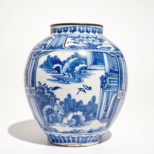 Een blauwwitte Delftse pot en een schotel met chinoiseriedecor, Nederland of Frankfurt, 2e helft 17e eeuw — foto 7