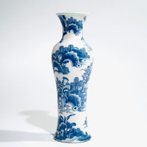 Een blauwwitte Delftse vaas met chinoiserie decor, 2e helft 17e eeuw — foto 4
