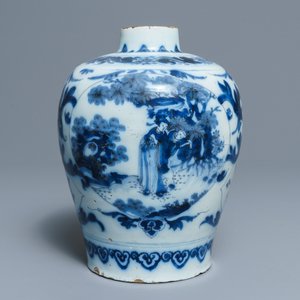 Een blauwwitte Delftse vaas met chinoiserie decor, laatste kwart 17e eeuw — foto 3