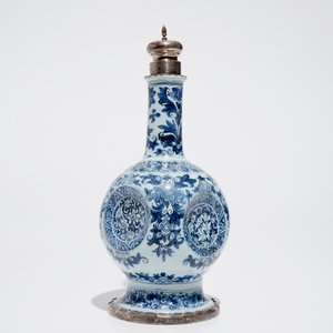 Een blauwwitte Delftse vaas met zilveren montuur, Samuel van Eenhoorn, 1678 - 1686 — foto 6