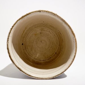 Een blauwwitte majolica albarello of zalfpot met ornamentdecor, Noordelijke Nederlanden, 17e eeuw — foto 6