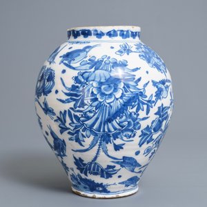 Een blauwwitte pot in Engels Delfts aardewerk met chinoiserie decor, 18e eeuw — foto 2