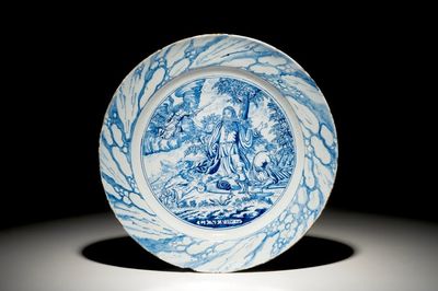 Een blauwwitte schotel met bijbels decor "Het offer van Abraham", Amsterdam, 1e helft 18e eeuw