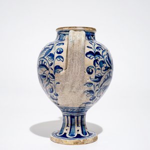Een blauwwitte siroopkan met "A foglie" decor in Antwerpse majolica, 16e eeuw — foto 4