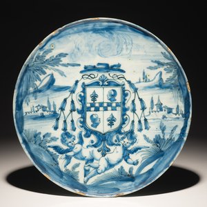 Een blauwwitte tazza met wapendecor, Savona, Italië, 17/18e eeuw — foto 1