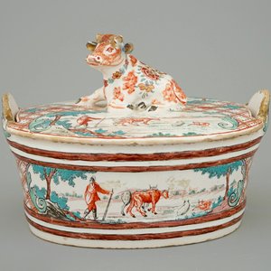 Een botervlootje met een koe, kleinvuur Delfts aardewerk, gedateerd 1747 — foto 2