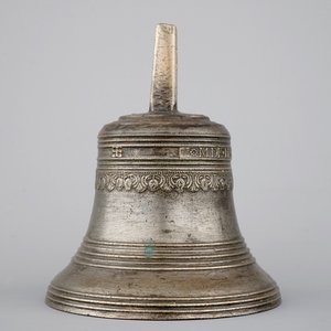 Een bronzen bel met inscriptie, gieterij van Melchior De Haze, Antwerpen, 17e eeuw — foto 2