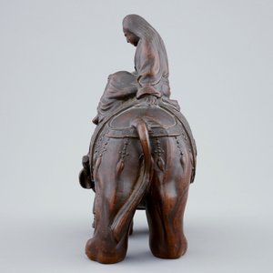 Een bronzen groep van Guanyin op een olifant, China, Qing — foto 5