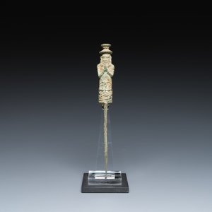 Een bronzen Khmer dolk, Cambodja, wellicht Angkor periode, 12e eeuw — foto 2