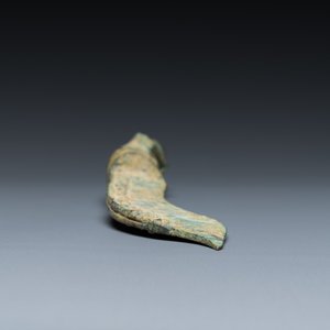 Een bronzen Khmer dolk, Cambodja, wellicht Angkor periode, 12e eeuw — foto 7