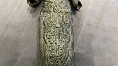 Een bronzen Khmer sculptuur van de godin Uma, Cambodja, 10/11e eeuw — foto 4