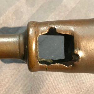 Een bronzen knoopkandelaar en een kraagkandelaar, de Lage Landen, 15/16e eeuw — foto 16