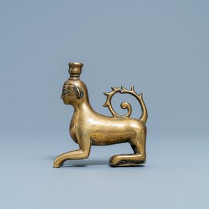 Een bronzen lusterornament in de vorm van een leeuw met mannengezicht, Neurenberg, Duitsland, 14e eeuw — foto 2