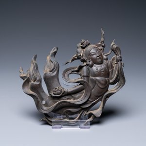 Een bronzen ornament, een slagwapen en een sokkel, China en Vietnam, 19/20e eeuw — foto 2