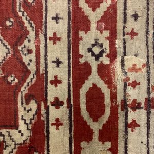 Een ceremonieel patola doek voor de Indonesische markt met VOC-stempel, Gujarat, India, 17e eeuw — foto 11