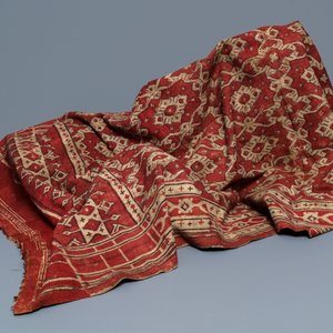 Een ceremonieel patola doek voor de Indonesische markt met VOC-stempel, Gujarat, India, 17e eeuw — foto 2
