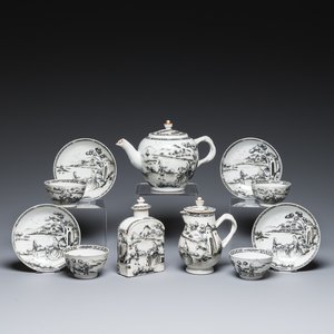 Een Chinees 11-delig grisaille theeservies met decor van een Europese dame met kind, Qianlong — foto 1