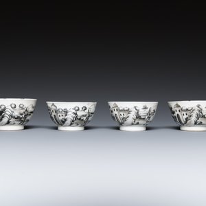 Een Chinees 11-delig grisaille theeservies met decor van een Europese dame met kind, Qianlong — foto 12