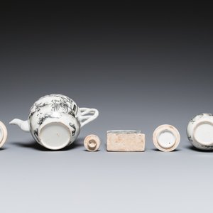 Een Chinees 11-delig grisaille theeservies met decor van een Europese dame met kind, Qianlong — foto 9