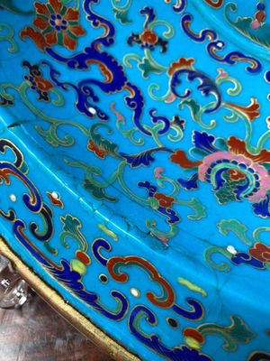 Een Chinees bassin in pseudo-cloisonné Canton email, Qianlong merk en periode — foto 11