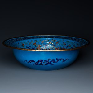 Een Chinees bassin in pseudo-cloisonné Canton email, Qianlong merk en periode — foto 7