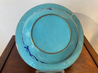 Een Chinees bassin met turquoise fondkleur en een schotel in Canton email, 18/19e eeuw — foto 6