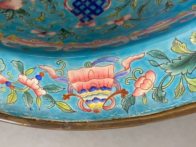 Een Chinees bassin met turquoise fondkleur en een schotel in Canton email, 18/19e eeuw — foto 9