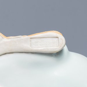 Een Chinees blanc de Chine model van een gans, reliëfmerk, Republiek, 20e eeuw — foto 8