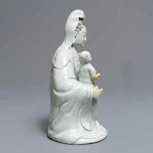 Een Chinees blanc de Chine model van Guanyin met kind, Qianlong — foto 3
