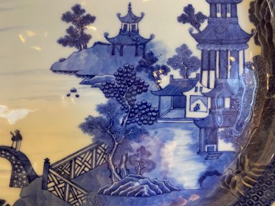 Een Chinees blauw-wit 53-delig servies, Qianlong — foto 14