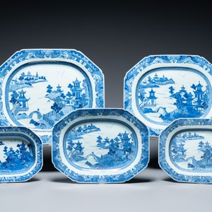 Een Chinees blauw-wit 53-delig servies, Qianlong — foto 15