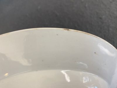 Een Chinees blauw-wit bord met mythologisch decor van Neptunus, Qianlong — foto 6
