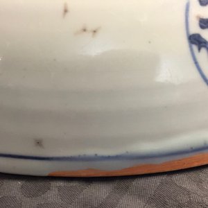 Een Chinees blauw-wit kraak porseleinen bord met paarden, Ming, Wanli — foto 6