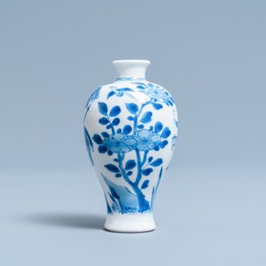 Een Chinees blauw-wit vaasje met een jongen te paard, Kangxi — foto 2