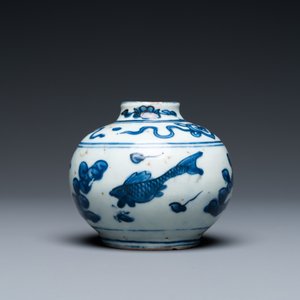 Een Chinees blauw-wit vaasje met karpers, Wanli — foto 2