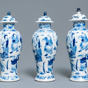 Een Chinees blauw-wit vijfdelig kaststel, Kangxi merk, 19e eeuw — foto 4