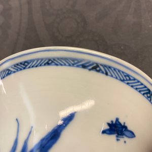 Een Chinees blauw-wit vijfdelig kaststel met een vogel op een rots, Kangxi — foto 21
