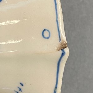 Een Chinees blauw-wit vijfdelig kaststel met landschappen, Kangxi — foto 27