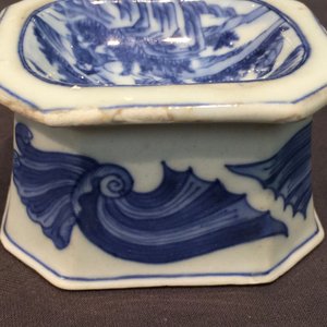Een Chinees blauw-wit zoutvat naar Europees model, 1e helft 18e eeuw — foto 11