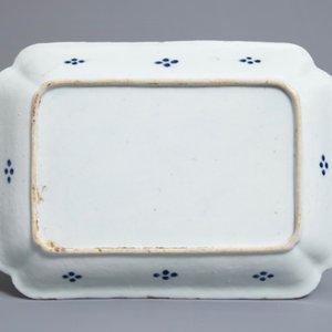 Een Chinees blauwwit haringbord voor de Nederlandse markt, Qianlong — foto 2