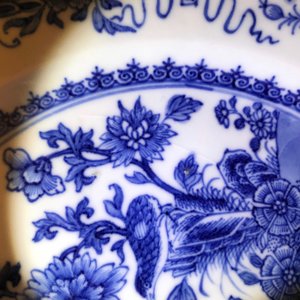 Een Chinees blauwwit wapenbord voor de Engelse markt, Qianlong — foto 5