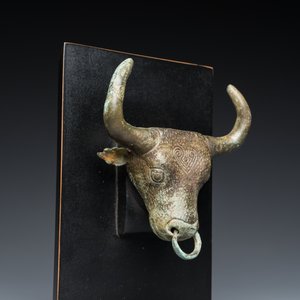 Een Chinees bronzen ornament in de vorm van een stierenkop, Periode der Strijdende Staten — foto 9