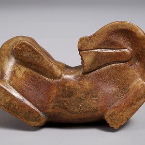 Een Chinees bronzen scroll- of papiergewicht in de vorm van een Boeddhistische leeuw of Shishi, 18/19e eeuw — foto 6
