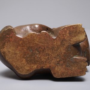 Een Chinees bronzen scroll- of papiergewicht in de vorm van een fabeldier, 18/19e eeuw — foto 6