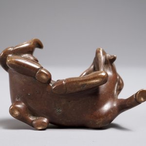 Een Chinees bronzen scroll- of papiergewicht in de vorm van een ram, 17/18e eeuw — foto 6