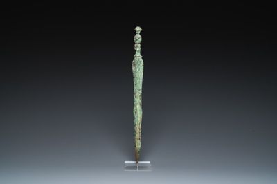 Een Chinees bronzen zwaard met inscripties, Periode der Strijdende Staten of Han, ca. 3e eeuw v.C.
