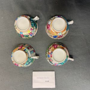 Een Chinees Canton famille rose theeservies, 19e eeuw — foto 31