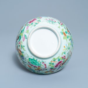 Een Chinees Canton famille rose theeservies met celadon fondkleur, 19e eeuw — foto 19