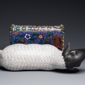 Een Chinees cloisonné model van een schaap op rechthoekige basis met Arabische inscriptie, Qing — foto 6
